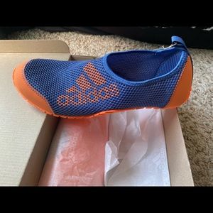 Adidas Kia Kurobe - Size 6